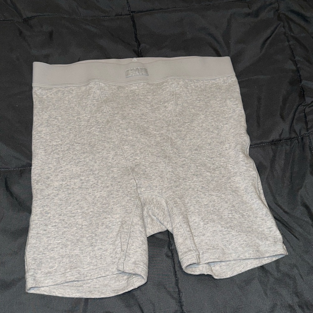 SKIMS Cotton ribbed boxer shorts never worn! Heather gray